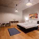 Beautiful Deluxe 1bd Poolgymparking! #373 *