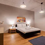 Beautiful Deluxe 1bd Poolgymparking! #373 Istanbul