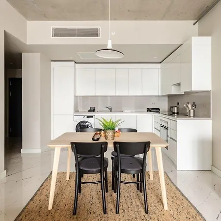 아파트 Beautiful Deluxe 1bd Poolgymparking! #373 이스탄불