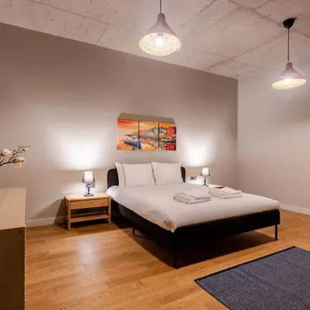 Beautiful Deluxe 1bd Poolgymparking! #373 Istanbul