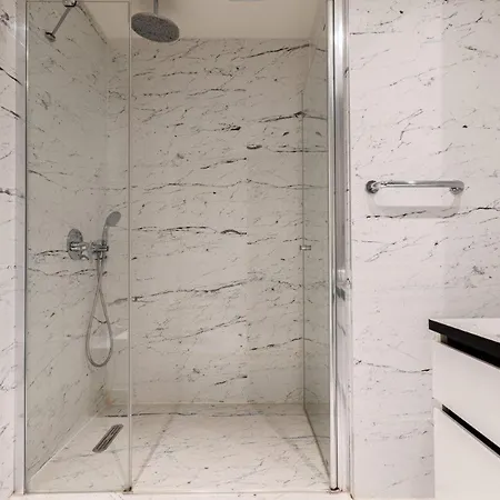 Beautiful Deluxe 1bd Poolgymparking! #373 Isztambul